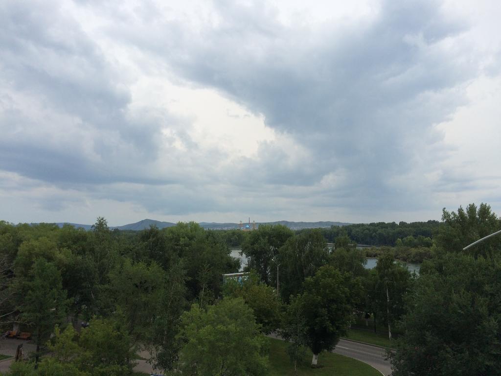 Apartlux On Slavskogo 26 View River Ustʼ-Kamenogorsk Екстериор снимка
